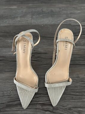 SIMMI London Women's Croc-Embossed White Pointed Strap Heels